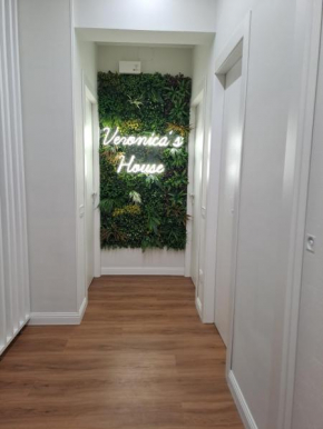 Veronica' s house